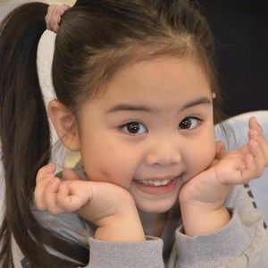 Meet your Posher, Selenna claire